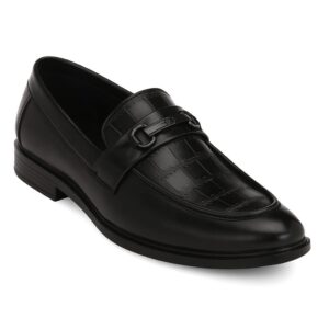 Black Textured Loafers with Metal Accent – Effortless Sophistication
